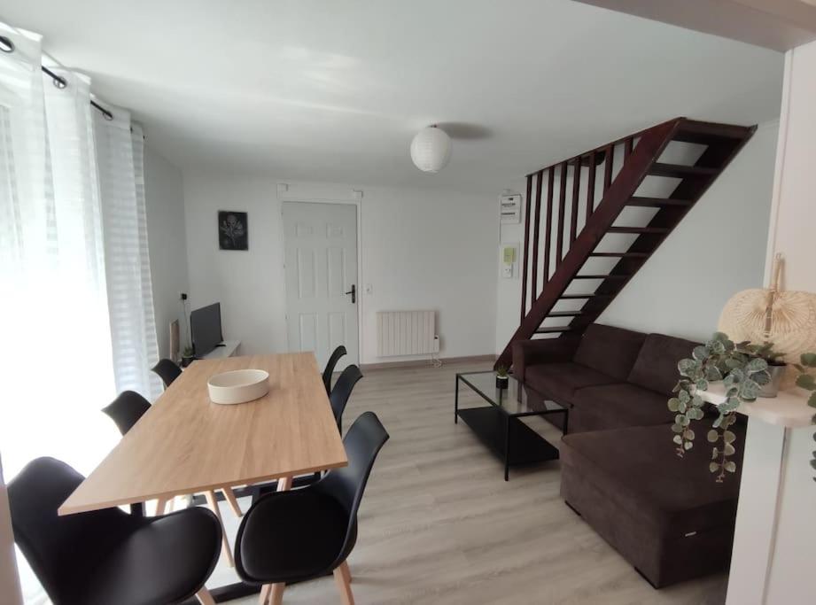 Duplex Cosy Apartment Gonesse Exterior photo
